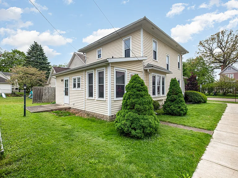 601 E Gambier St — Photo 28
