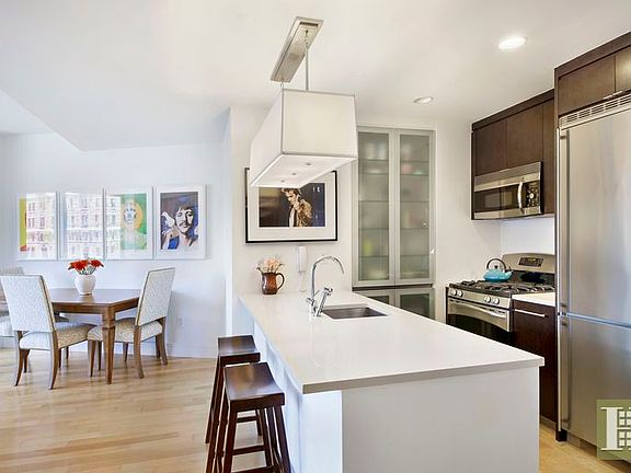 3rd image of 200 W 72nd St APT 10K