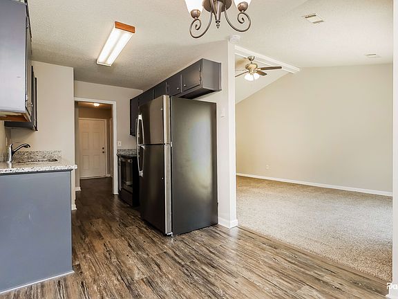 5th image of 104 Two Hitch Rd