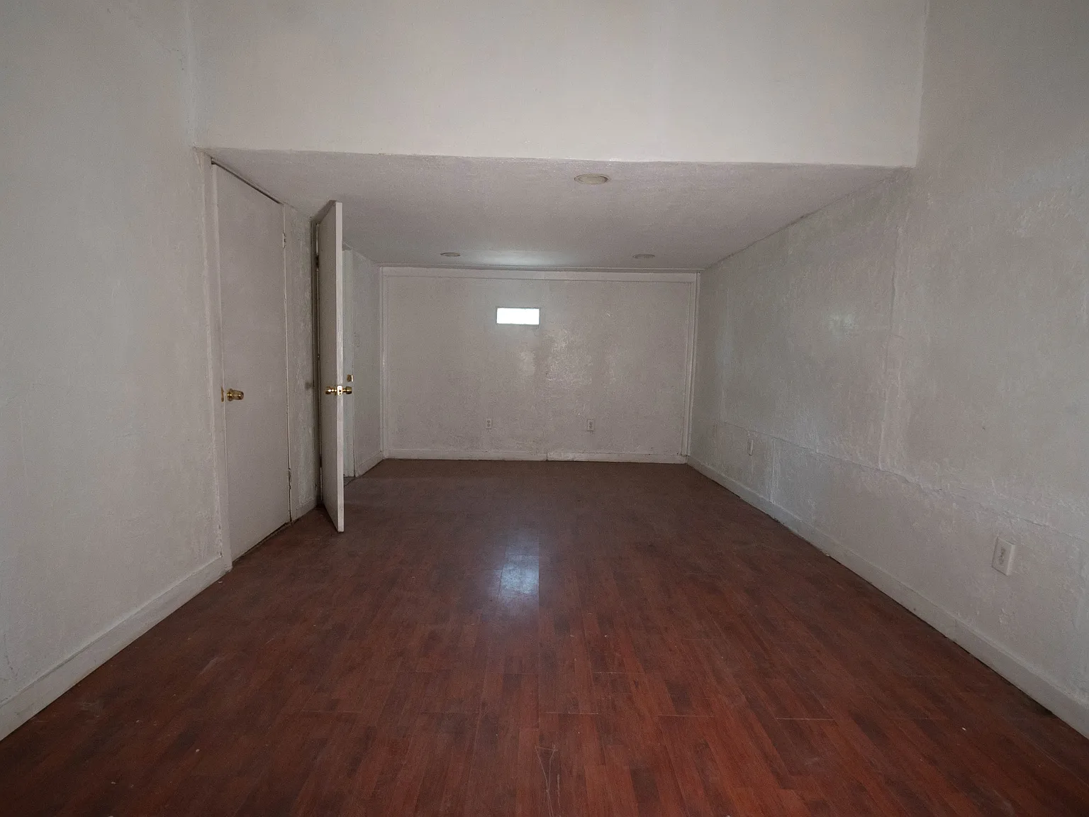 2 bed, 700 sqft, $1,100 — Photo 3