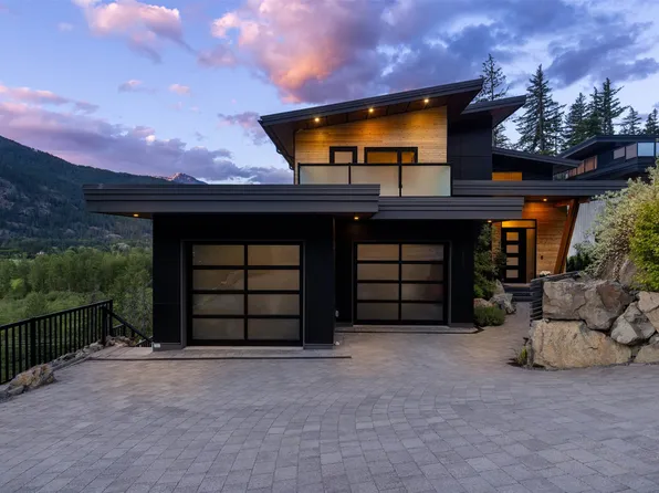1305 Eagle Dr, Pemberton, BC V0N 2L1