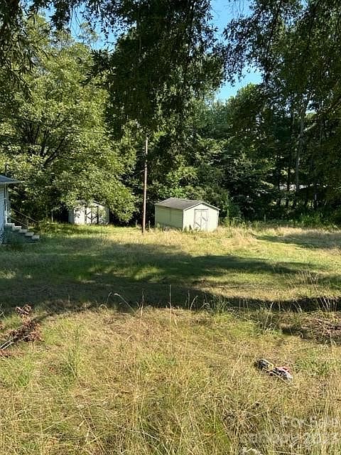 2nd image of 204 Bridges Cir