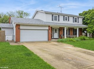 1005 69th St, Darien, IL 60561