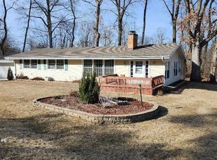 755 Brickley Dr, Fontana, WI 53125