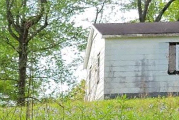 2nd image of 1983 County Rd