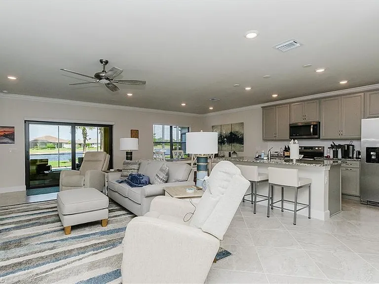 6189 Harmony Dr — Photo 10