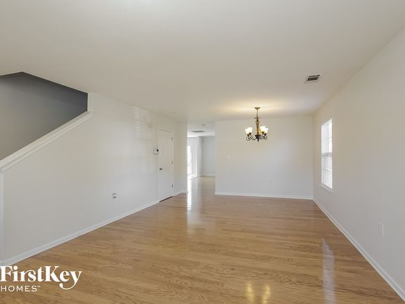 2nd image of 14104 Lake Crossing Dr