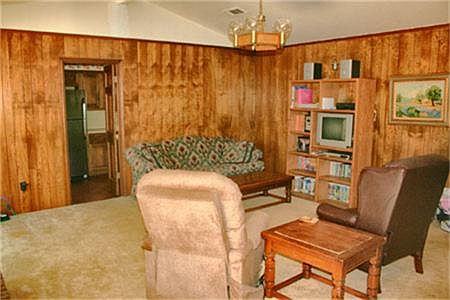 4th image of 631 Truman Ct
