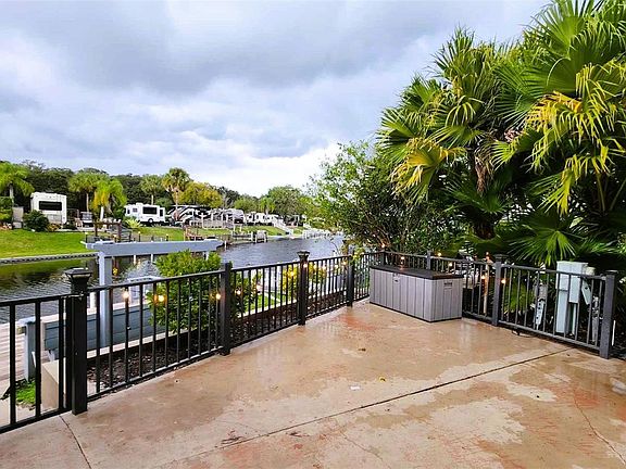 5th image of 568 WATERWAY DRIVE