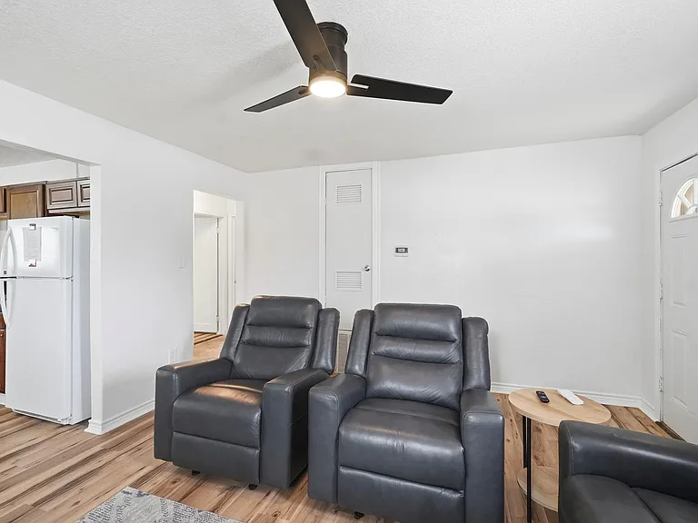 2917 Hickory St — Photo 7