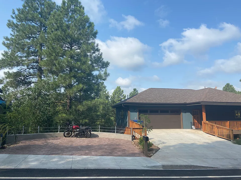 795 E Ponderosa Pkwy #1