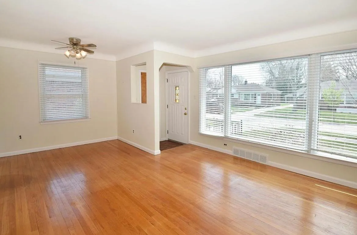 3 bed, 1515 sqft, $2,300 — Photo 2