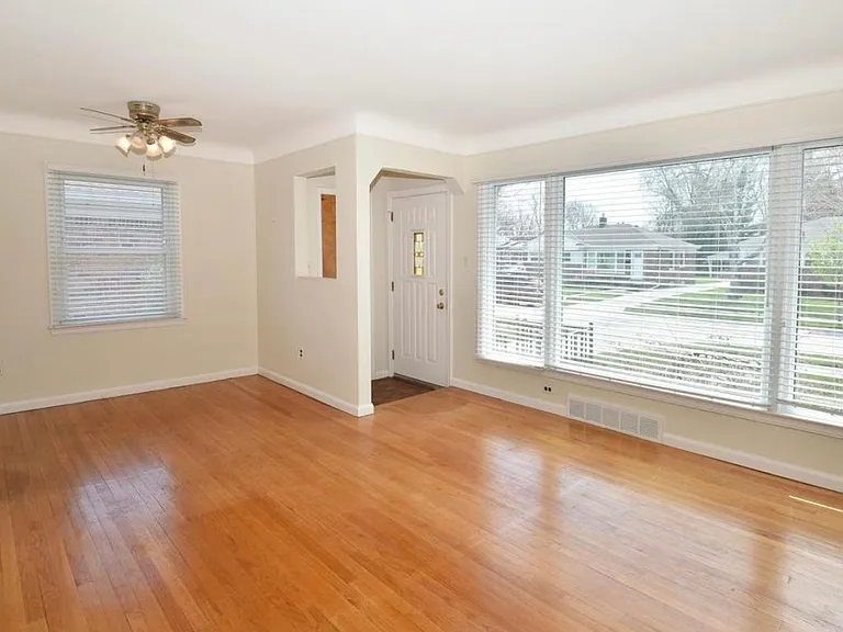 523 E La Salle Ave — Photo 2