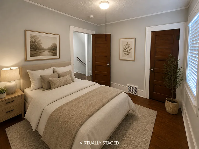 823 W 15th St — Photo 7