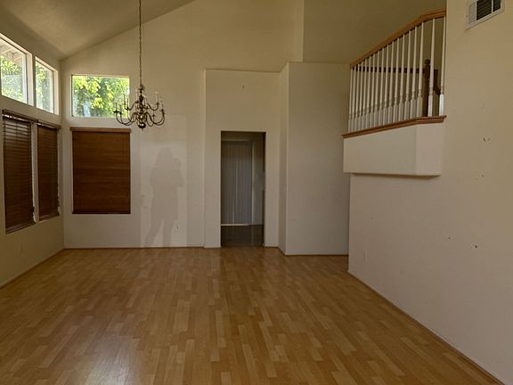 5th image of 10471 Mammoth St