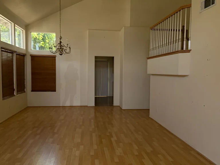 10471 Mammoth St — Photo 5