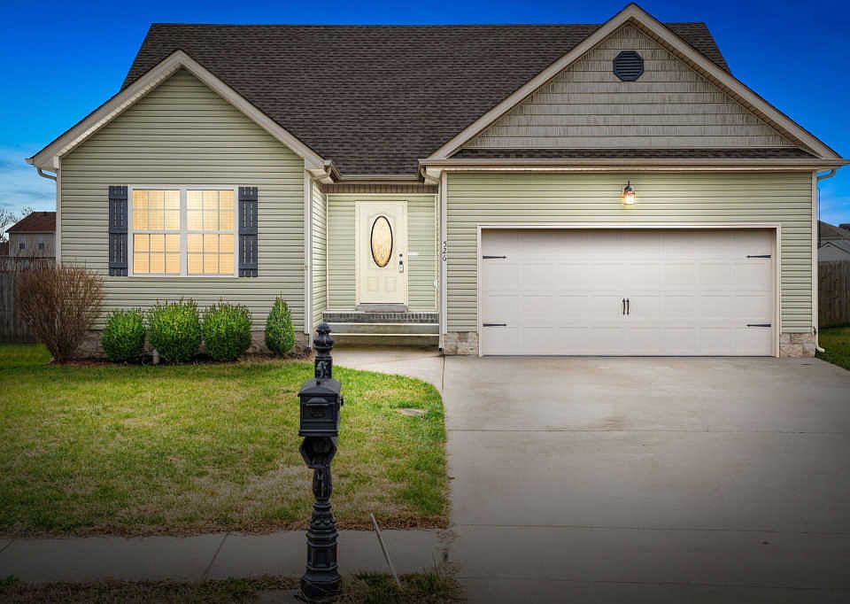 1st image of 526 Falkland Cir