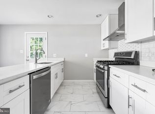 2415 Jackson Pkwy, Vienna, VA 22180