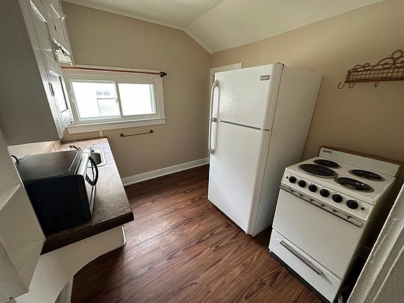 5th image of 1703 W Saginaw St #2