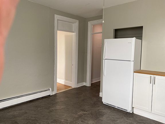 2nd image of 395 Wickenden St #3