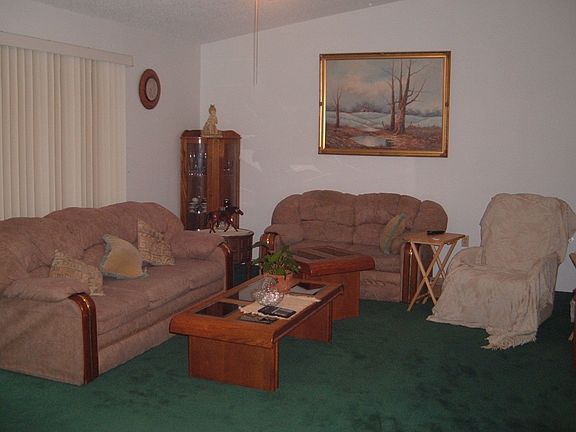 3rd image of 3157 Greenwood St