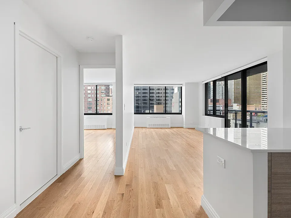 235 W 48th St #22P