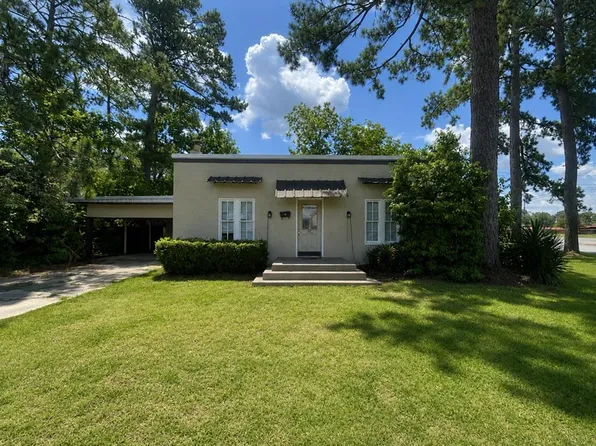 706 S Dogwood Dr, Nashville, GA 31639