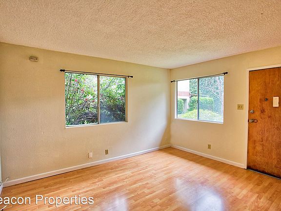 4th image of 2737 Humboldt Ave APT 2