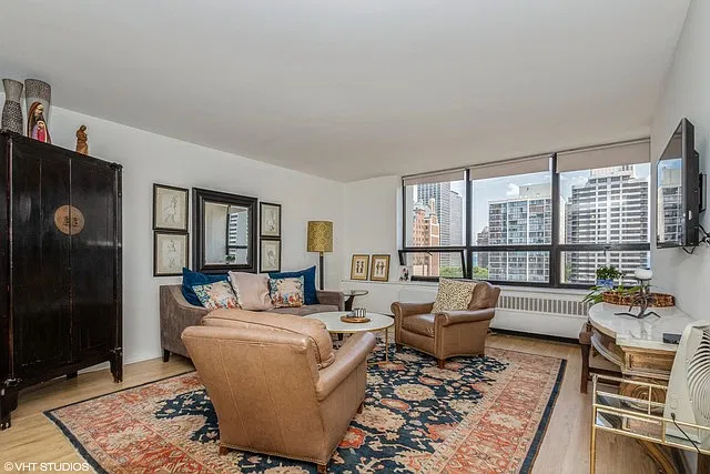 70 W Burton Pl #1104