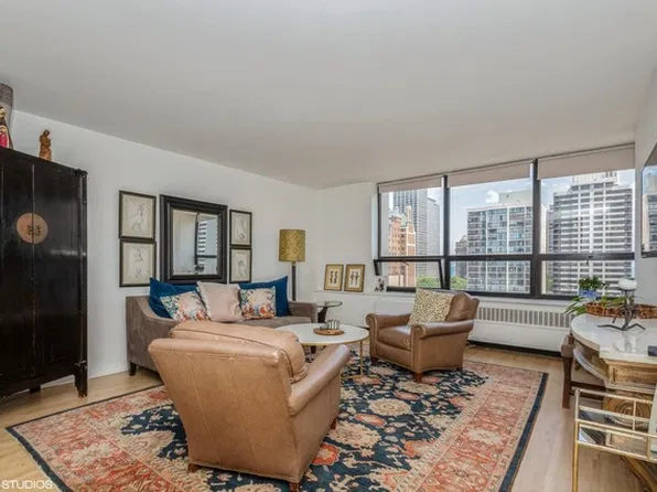 70 W Burton Pl APT 1104, Chicago, IL 60610