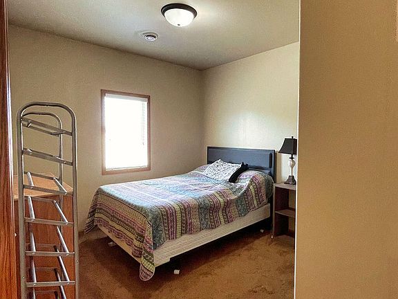 5th image of 1085 Donna Ln