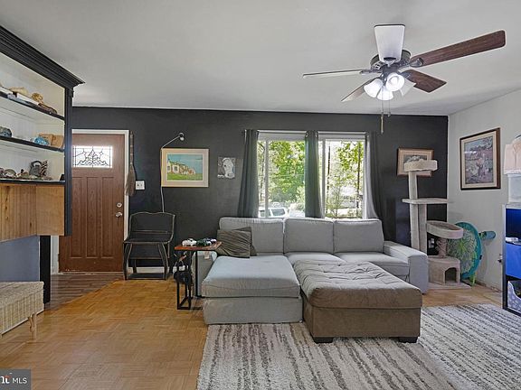 3rd image of 68 Rosedale Dr