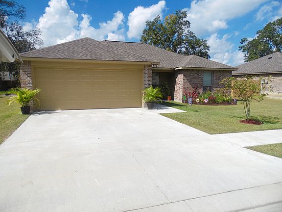 3rd image of 2211 S Helens Way Ave