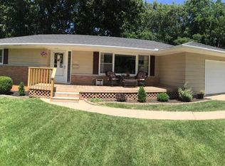 2835 W Pine Hill Ln, Peoria, IL