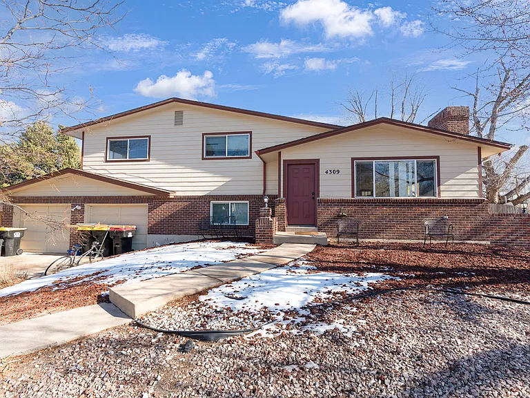 4309 Edwinstowe Ave — Photo 1