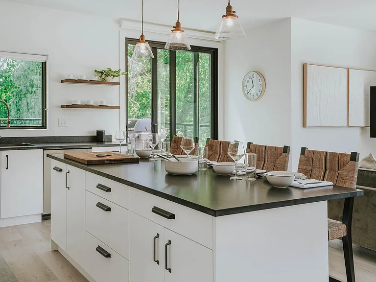 401 E Peach St — Photo 16