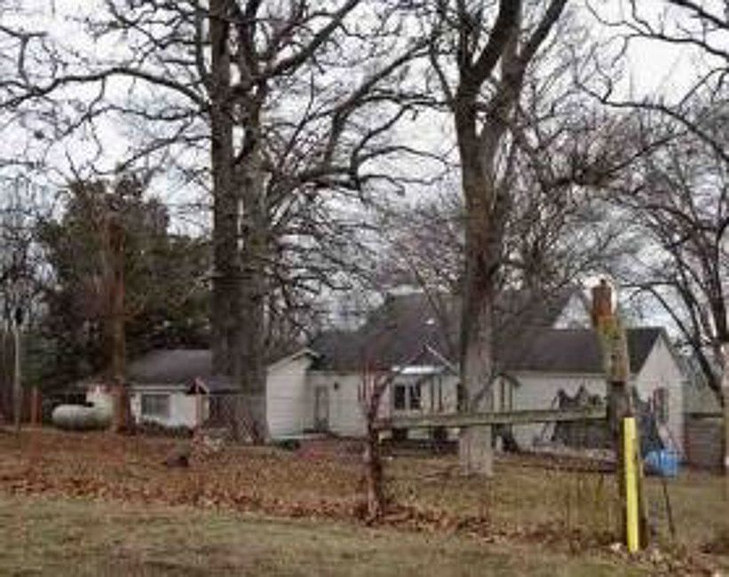 2nd image of 102 Evergreen Dr