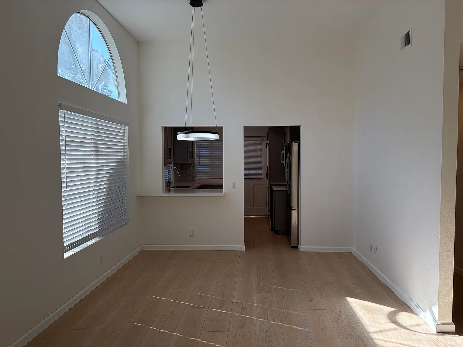 2 bed, 1050 sqft, $2,950 — Photo 4