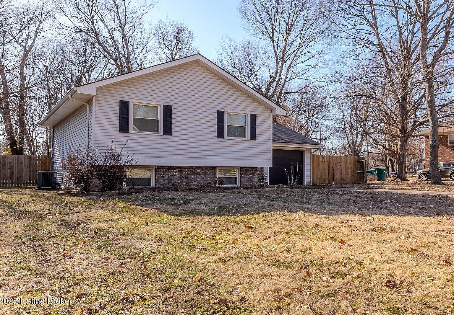 3 bed, 2.0 bath, 1934 sqft, $2,300 — Photo 3