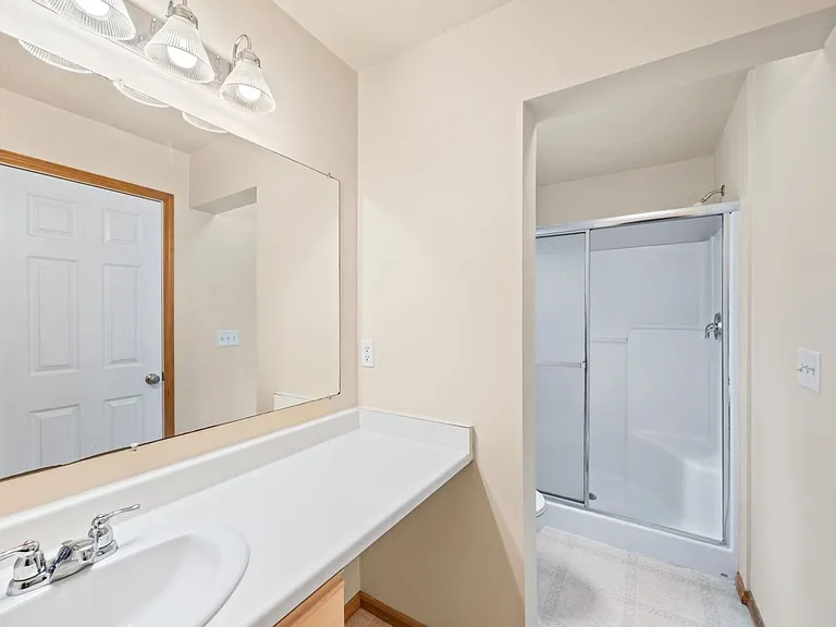 Fairway Lane Apartments — Photo 7