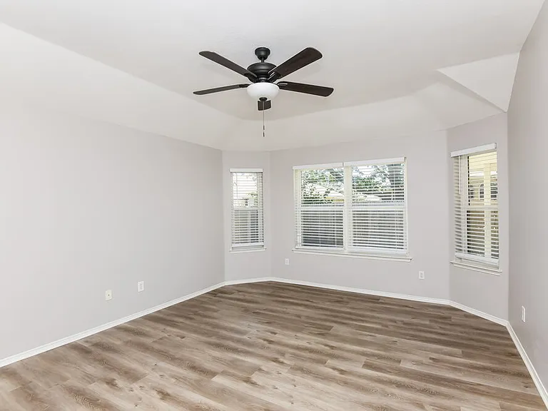 415 Marybeth Dr — Photo 8