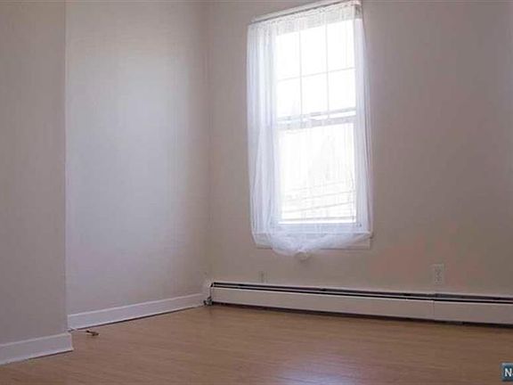 3rd image of 177 Belleville Ave #2