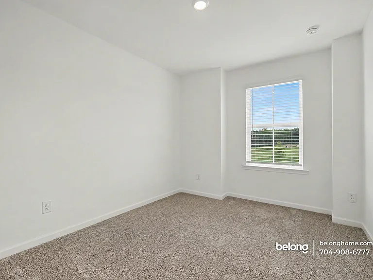 11912 Oak St — Photo 12