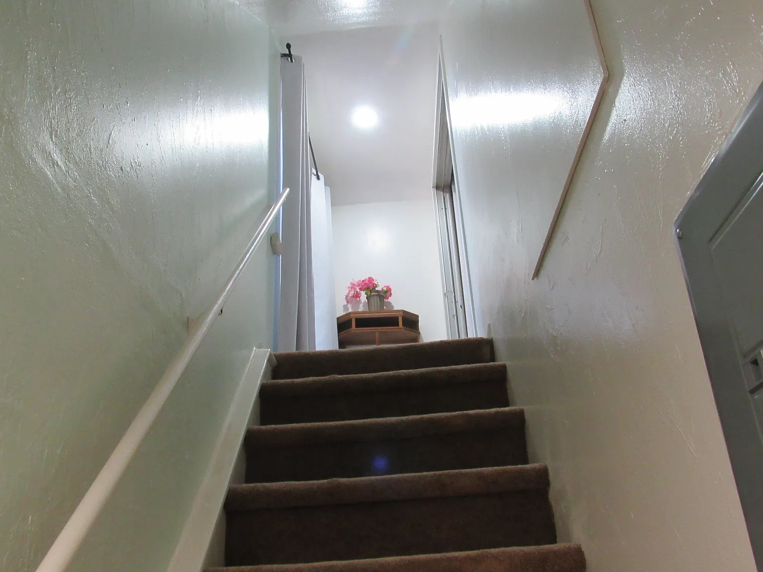 5150 Valley View Dr — Photo 2