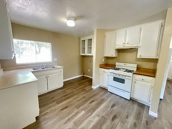 5th image of 407 E East St #B