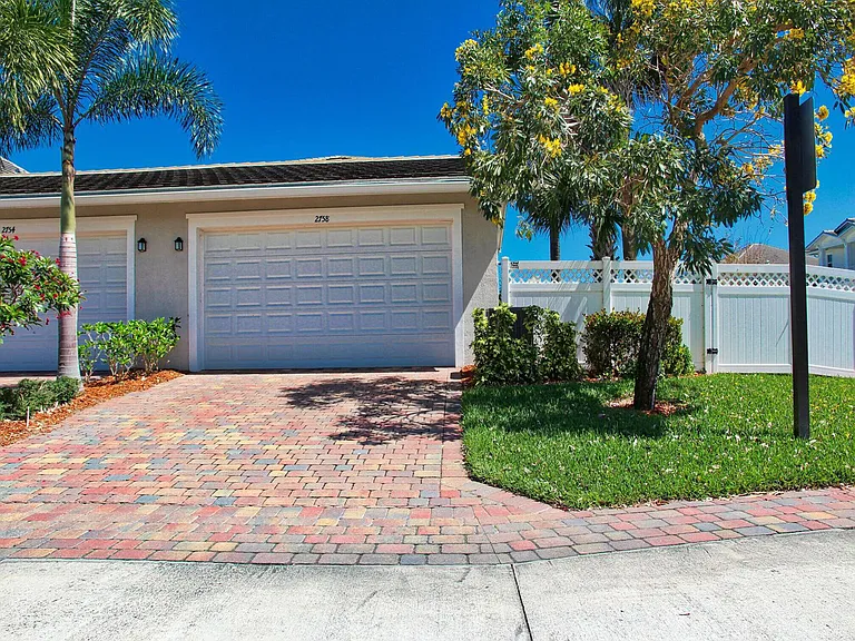 2758 Avalon Way — Photo 4