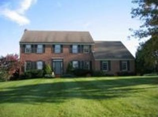 5330 Field Pointe Dr, Spring Grove, PA 17362