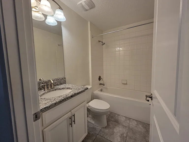 4618 Saint Bernard Dr — Photo 10