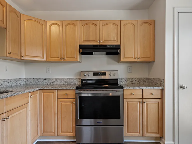 5316 Glenville Cir — Photo 10