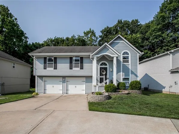 17717 Hidden Valley Rd, Independence, MO 64070